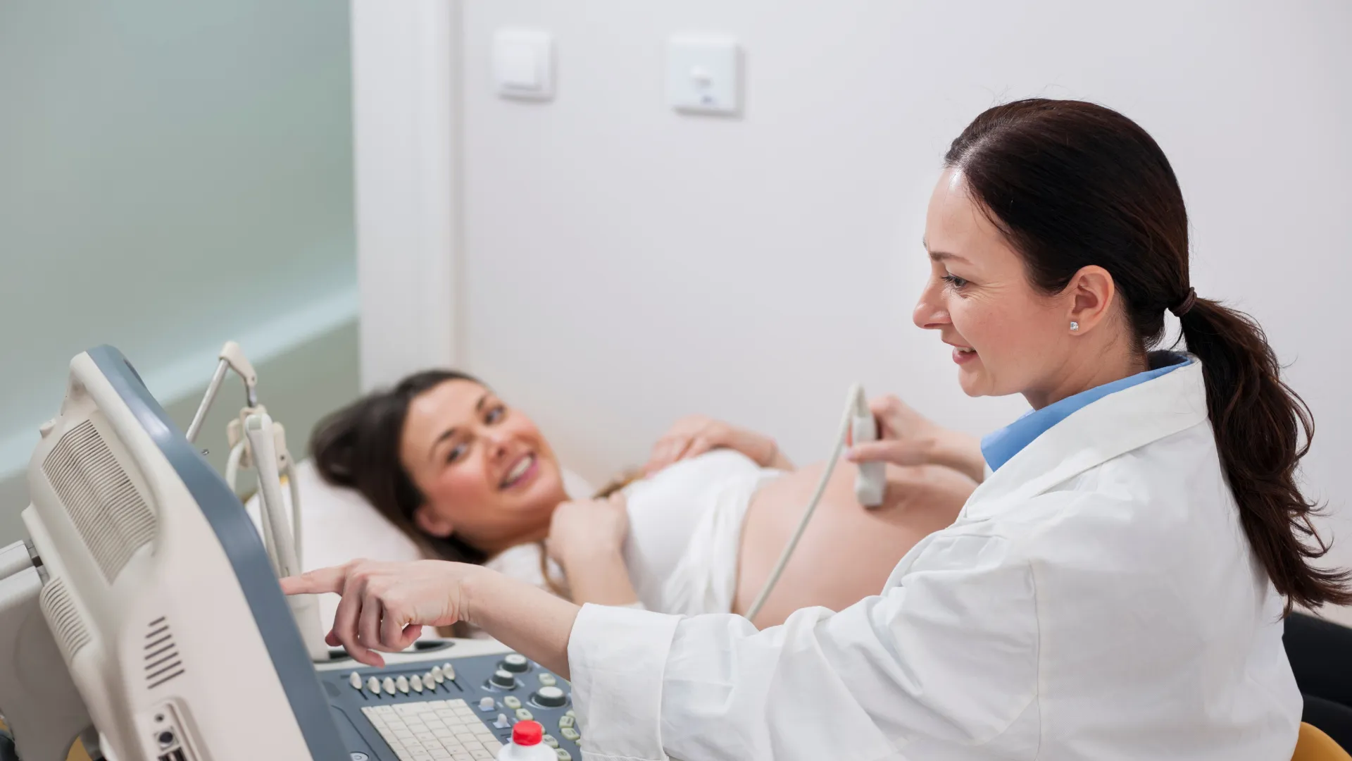 Nowoczesny sprzęt diagnostyczny w CM Femmemedica w Krakowie